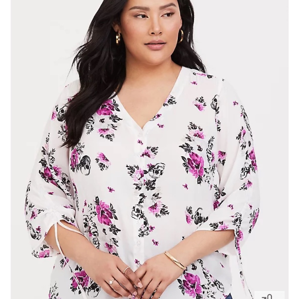 Torrid Ivory Skull Floral top